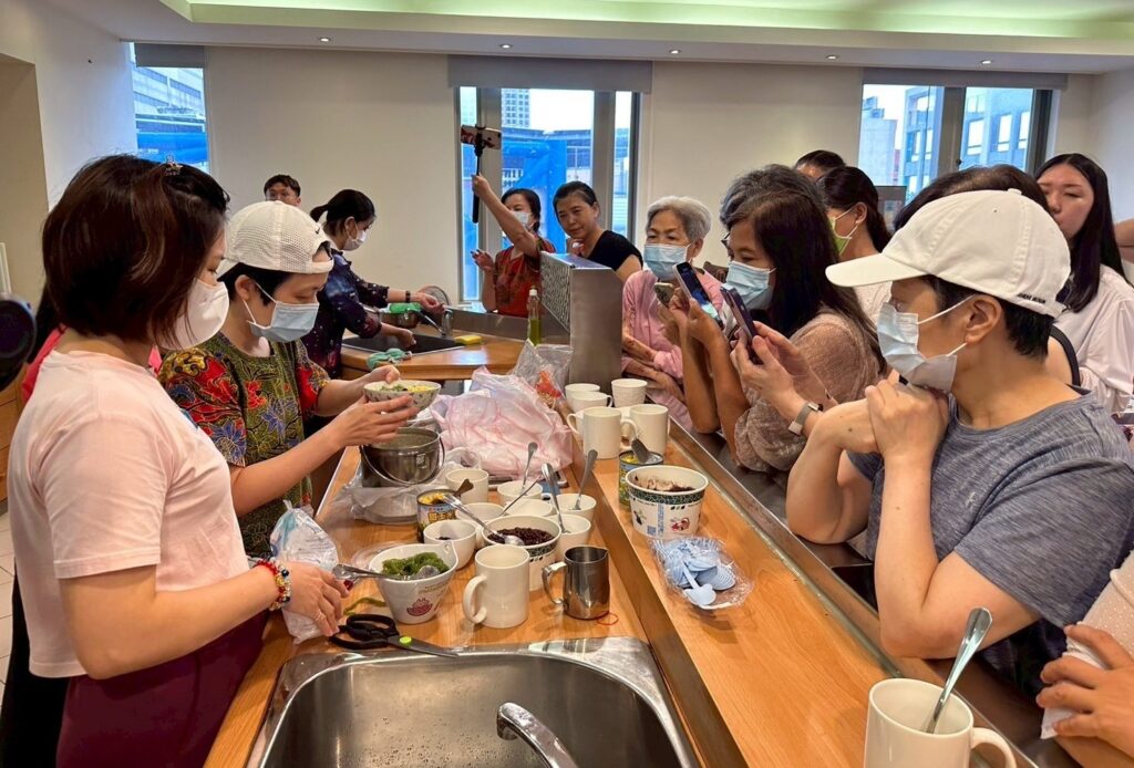 移民署分享新住民築夢歷程 傳授馬國冰品「煎蕊」體驗家鄉味 1 11407232