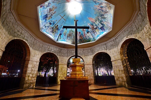 探秘 麥哲倫十字架 :穿越時光的神秘符號