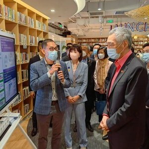 百吉生物向新加坡總理李顯龍及部長一行等領導詳細匯報企業發展情況 百吉生物向新加坡總理李顯龍及部長一行等領導詳細匯報企業發展情況
