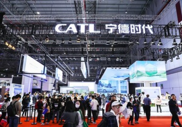 攜手超越未來 -- 寧德時代上海車展釋放低碳與科技融合魅力 攜手超越未來 -- 寧德時代上海車展釋放低碳與科技融合魅力