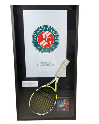 Rafael Nadal 在 2007 年法網決賽擊敗 Federer 奪冠的網球拍即將拍賣 Rafael Nadal 在 2007 年法網決賽擊敗 Federer 奪冠的網球拍即將拍賣