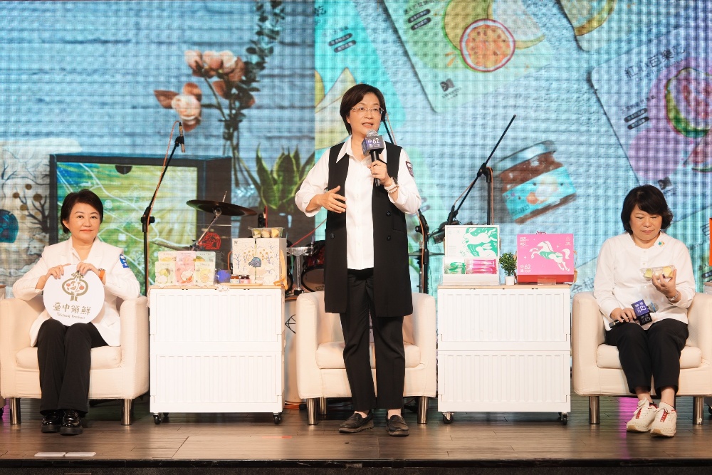 設計展前哨!彰化領軍五縣市 攜手金馬聯名展現台灣設計力 | 索引新聞 INDEX News 王惠美縣長表示:透過金馬聯名禮盒展現彰化特色。(圖/彰化縣政府)