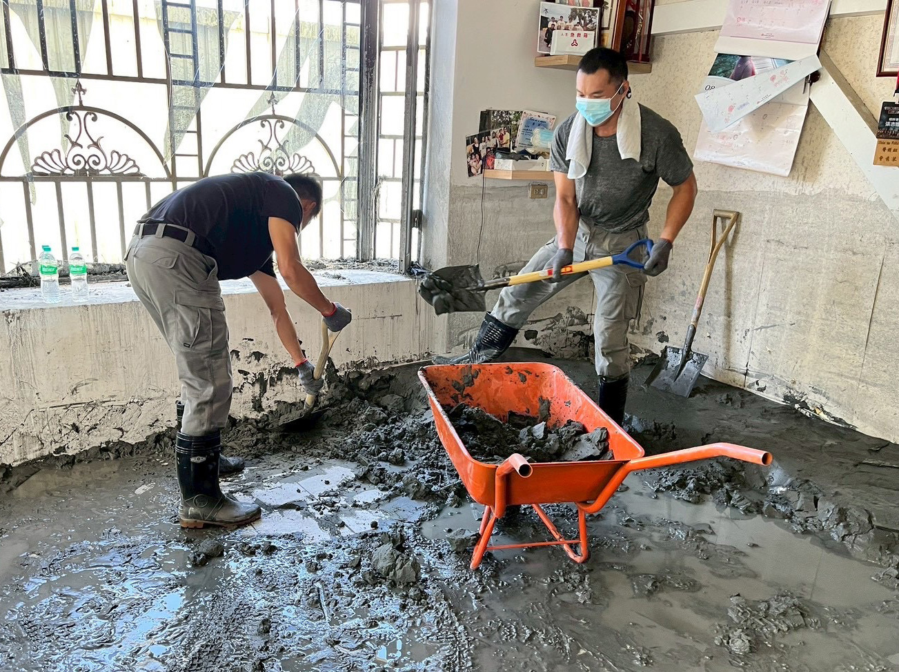 花蓮救災成「海巡特勤隊20週年」光榮印記 | 索引新聞 INDEX News 海巡特勤隊投入花蓮救災。(圖/林照東翻攝)