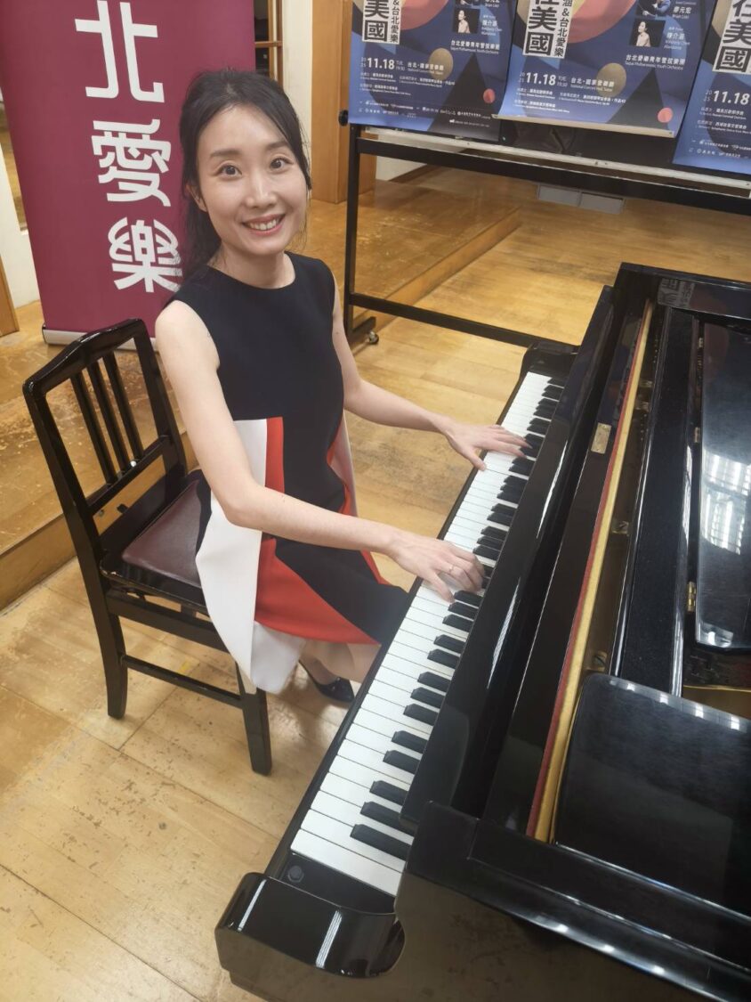 台北愛樂青年管弦樂團 × 廖元宏 × 陳介涵 ! 拉赫瑪尼諾夫與美國音樂交會的跨文化對話 鋼琴家陳介涵受教於美國茱莉亞音樂院與俄羅斯柴科夫斯基音樂院,她曾獲義大利蒙諾波利國際鋼琴大賽冠軍,被樂評讚譽為「讓鋼琴說話的女孩」。(圖/主辦 提供)