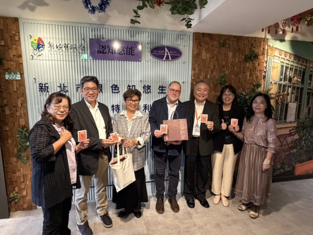 甄瑞興導入蒙特梭利「認知悠能」照護理念 助失智長者重拾生活自信 新北市導入「認知悠能」照護模式。(圖/甄瑞興提供)