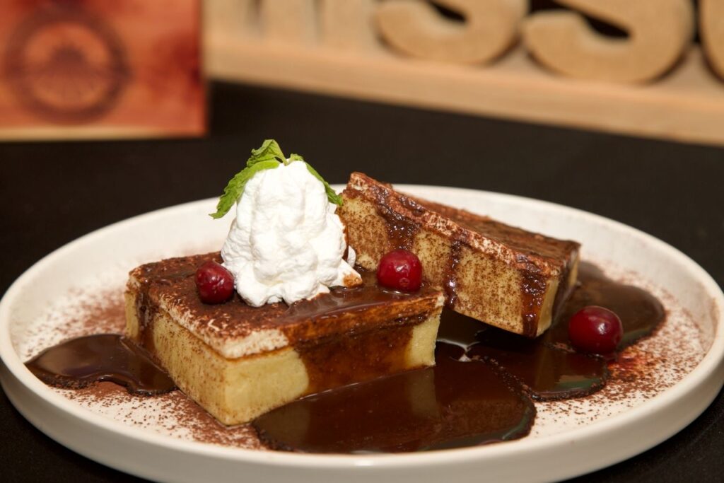 台北也能吃到道地美式煙燻風味!ABV美式餐酒館推出「密蘇里八道招牌料理」 密蘇里古尼奶油蛋糕。(圖/ABV 美式餐酒館 提供)