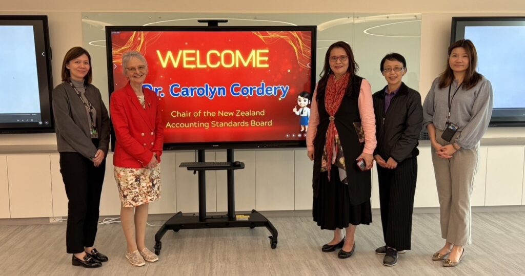 強化臺紐永續與會計準則交流 會研基金會邀紐西蘭準則權威解析 IFRS 18 變革 Dr. Cordero與會研基金會主管合照。(會研基金會提供)