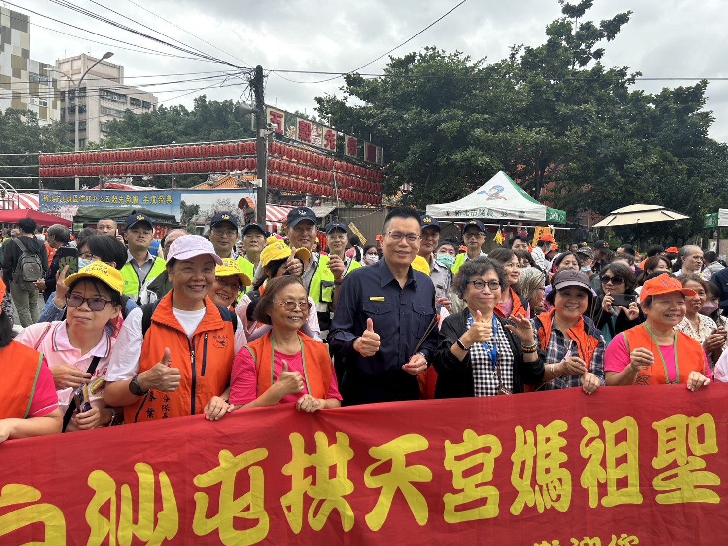 北辰宮48週年遶境祈福 白沙屯媽祖聖駕贊境萬人迎香 白沙屯媽祖聖駕贊境,萬人迎駕祈福千里香,警民協力共築祥和社區。(圖/記者澄石翻攝)