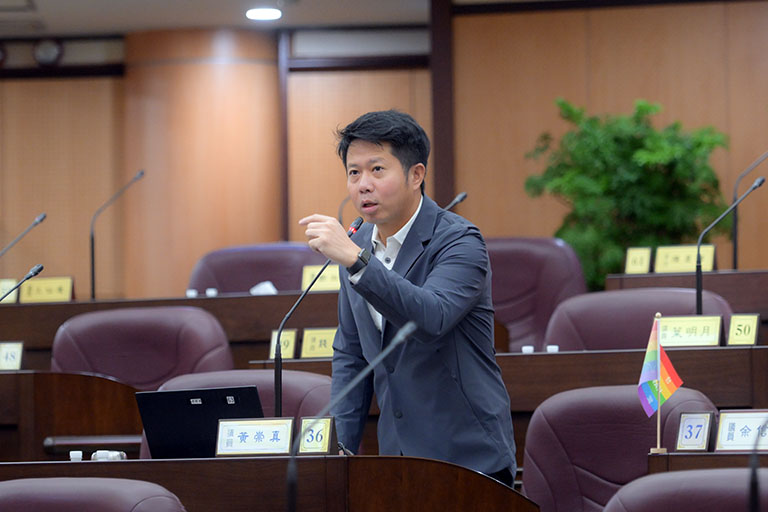 學生遭司機施暴凸顯管理缺口 黃崇真議員:應落實客運評鑑制度 學生遭司機施暴凸顯管理缺口 黃崇真議員:應落實客運評鑑制度