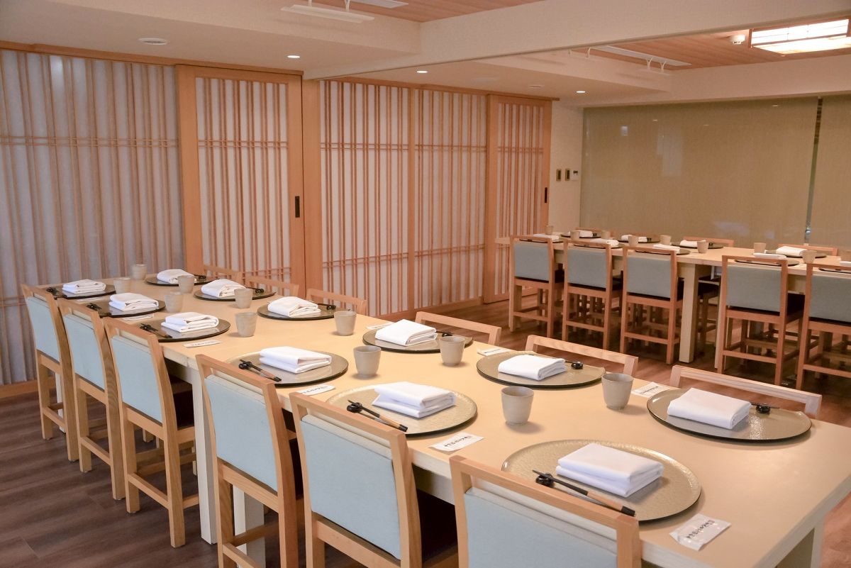 Q4聚餐潮湧現!千元級高端和食竄紅 莞固和食「柔御膳」成企業小聚新寵 圖/年底聚餐潮來臨,不少企業為選擇聚餐場所而煩惱;莞固和食以多元座位配置與高質感套餐,提供更彈性的年末聚會選擇。(莞固和食 提供)