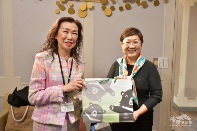 日總拜會僑委會 徐佳青盼臺日強強聯手打造「黃金十年」 日總拜會僑委會 徐佳青盼臺日強強聯手打造「黃金十年」