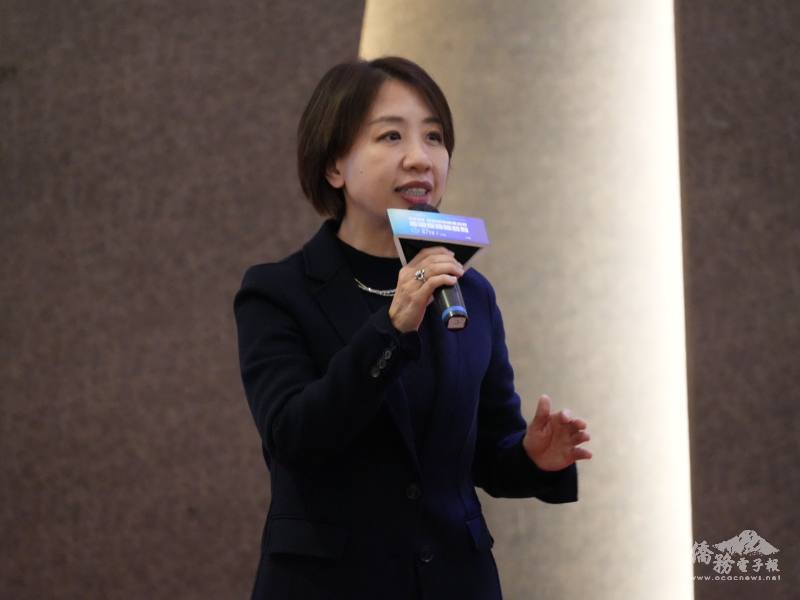 台灣連鎖加盟促進協會春酒晚宴 李姸慧盼攜手海內外串連商機 台灣連鎖加盟促進協會春酒晚宴 李姸慧盼攜手海內外串連商機