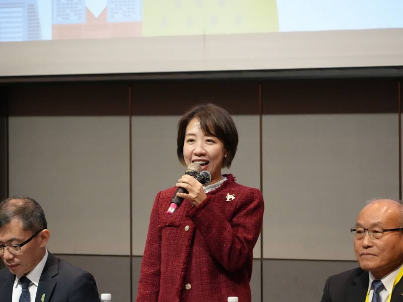 海外商會領導班暨秘書長班結業 李姸慧期許海外臺商做民間大使 海外商會領導班暨秘書長班結業 李姸慧期許海外臺商做民間大使