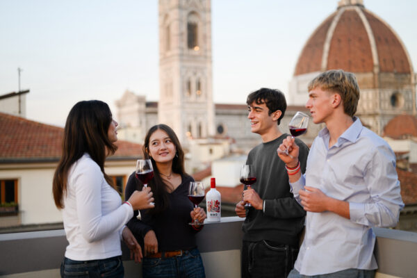歐洲輕盈紅酒受到年輕族群喜愛,蔚為風潮。圖/業者提供