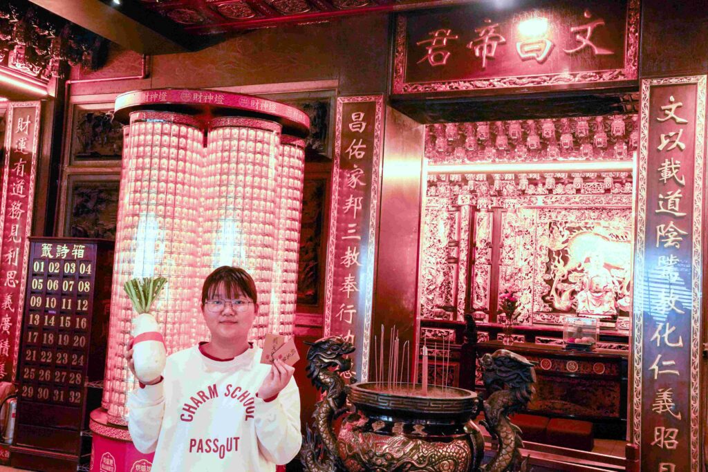 農業局推出限量版「鐵定包中」 新北11處考場免費發放包種茶包 10 %E5%8C%85%E7%A8%AE%E8%8C%B6%E8%AB%A7%E9%9F%B3%E3%80%8C%E5%8C%85%E4%B8%AD%E3%80%8D%EF%BC%8C%E8%B1%A1%E5%BE%B5%E6%87%89%E8%A9%A6%E9%A0%86%E5%88%A9%E3%80%81%E9%87%91%E6%A6%9C%E9%A1%8C%E5%90%8D%E7%9A%84%E5%A5%BD%E5%BD%A9%E9%A0%AD