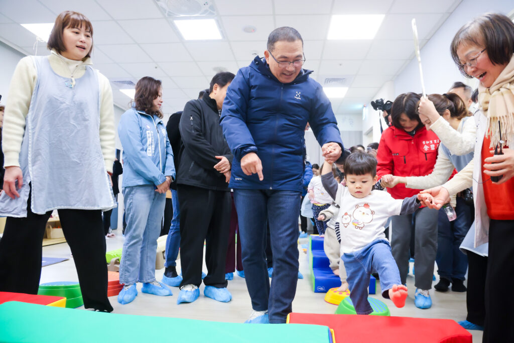 新北家外托育量能全國第一! 侯友宜:下半年達132家的目標 12 %E6%AD%A4%E6%AC%A1%E9%96%8B%E5%B9%95%E7%9A%84%E7%AC%AC129%E5%AE%B6%E3%80%8C%E6%B3%B0%E5%B1%B1%E4%B8%AD%E5%B1%B1%E5%85%AC%E5%85%B1%E6%89%98%E8%82%B2%E4%B8%AD%E5%BF%83%E3%80%8D%E5%8F%8A%E7%AC%AC130%E5%AE%B6%E3%80%8C%E6%9D%BF%E6%A9%8B%E6%9F%8F%E7%BF%A0%E5%85%AC%E5%85%B1%E6%89%98%E8%82%B2%E4%B8%AD%E5%BF%83%E3%80%8D%E5%85%B1%E5%8F%AF%E6%94%B6%E6%89%98100%E5%90%8D0%E8%87%B32%E6%AD%B2%E5%AC%B0%E5%B9%BC%E5%85%92