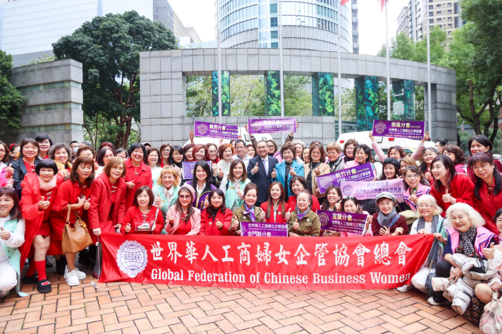 代表受贈2輛高頂救護車 侯友宜感謝團體企業共同提升新北救護量能 16 2%E8%BC%9B%E6%95%91%E8%AD%B7%E8%BB%8A%E5%B0%87%E5%88%86%E5%88%A5%E6%B4%BE%E9%A7%90%E8%87%B3%E6%96%B0%E5%BA%97%E5%8F%8A%E7%9F%B3%E9%96%80%E5%88%86%E9%9A%8A%EF%BC%8C%E6%8F%90%E4%BE%9B%E5%B8%82%E6%B0%91%E6%9B%B4%E5%8D%B3%E6%99%82%E3%80%81%E5%84%AA%E8%B3%AA%E7%9A%84%E9%86%AB%E7%99%82%E6%9C%8D%E5%8B%99