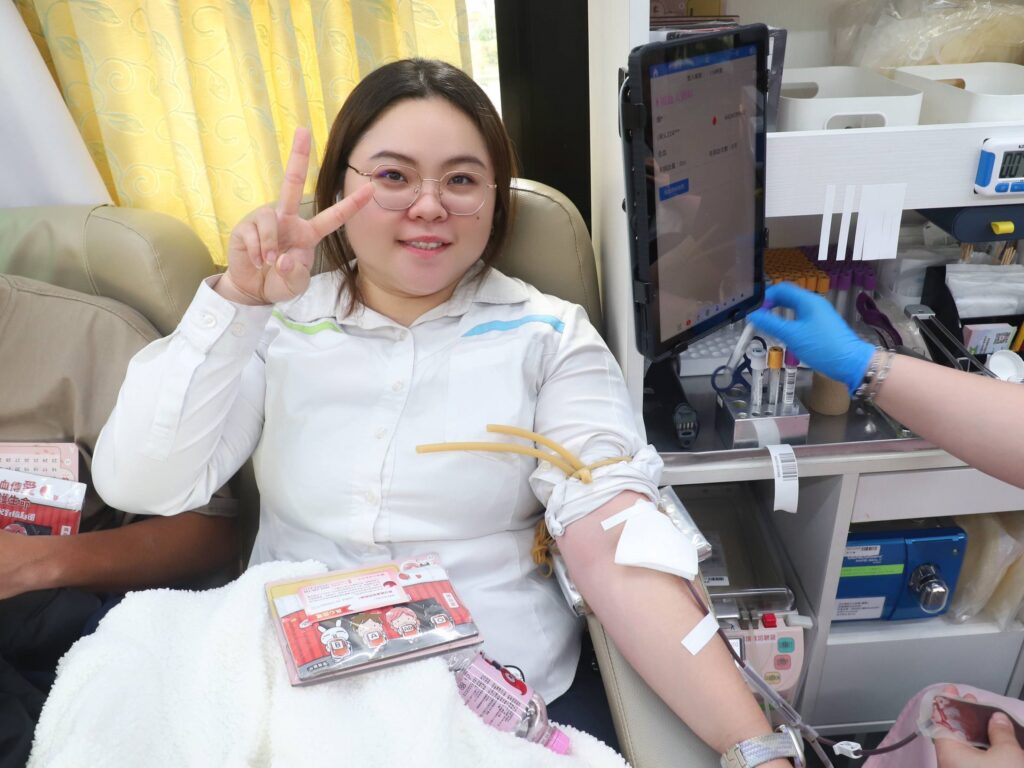 募熱血解血荒 中捷舉辦「熱血聯捷、珍愛生命」捐血活動 30 %E4%B8%AD%E6%8D%B7%E5%93%A1%E5%B7%A5%E6%8C%BD%E8%A2%96%E6%8D%90%E8%A1%80 1