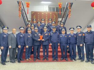 行政院政務顧問暨臺北市義勇警察大隊 文山第一區 區大隊長王瑞華率隊展開 115年加強重要節日安全維護工作 並 頒發重要節日慰問金 19 %E4%B8%80 101