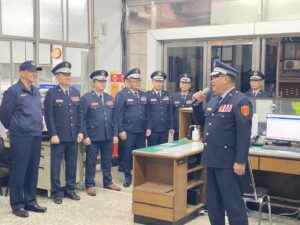 行政院政務顧問暨臺北市義勇警察大隊 文山第一區 區大隊長王瑞華率隊展開 115年加強重要節日安全維護工作 並 頒發重要節日慰問金 21 %E4%B8%89 23