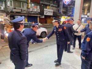 行政院政務顧問暨臺北市義勇警察大隊 文山第一區 區大隊長王瑞華率隊展開 115年加強重要節日安全維護工作 並 頒發重要節日慰問金 20 %E4%BA%8C 40