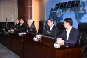 治安工作馬不停蹄 署長張榮興親赴刑事局頒破案金紅包賀新春 49 %E7%BD%B2%E9%95%B7%E8%92%9E%E5%88%91%E4%BA%8B%E5%B1%80%E6%85%B0%E5%8B%89 1