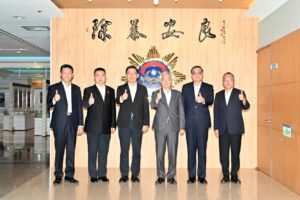 治安工作馬不停蹄 署長張榮興親赴刑事局頒破案金紅包賀新春 50 %E7%BD%B2%E9%95%B7%E8%92%9E%E5%88%91%E4%BA%8B%E5%B1%80%E6%85%B0%E5%8B%89 2