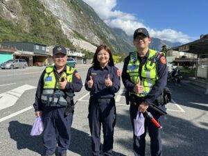 春節連假啟動交通疏導 新城警分局長慰勤打氣 17 %E4%B8%80 156