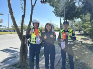 春節連假啟動交通疏導 新城警分局長慰勤打氣 19 %E4%B8%89 42