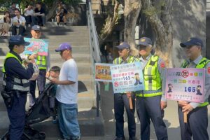反詐 馬力全開 迎新春 中正一警華山文創園區設機動派出所 春節前巡守宣導雙管齊下安民心 34 MEITU 20260218 105822004