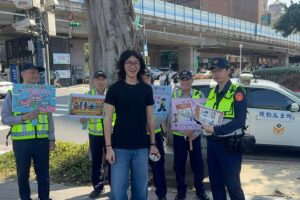 反詐 馬力全開 迎新春 中正一警華山文創園區設機動派出所 春節前巡守宣導雙管齊下安民心 36 MEITU 20260218 105918465