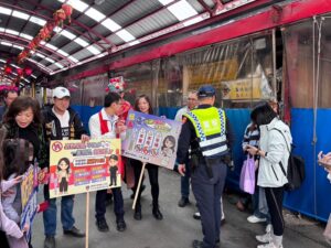 副市長發送開運金 警宣導反詐守護民眾財產 31 1771655458171