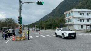 春節北返車潮持續 新城警加派警力強化重要路段疏導 7 三 53