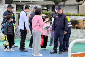 玉里警長開學日率隊護童 強化校安與識詐反毒宣導 25 MEITU 20260223 161948529