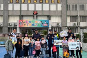 玉里警長開學日率隊護童 強化校安與識詐反毒宣導 26 MEITU 20260223 162023803