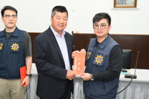 花蓮縣警察局115年2月份局務會報 警友會頒發破案獎金 表揚員警優異表現 32 三 1