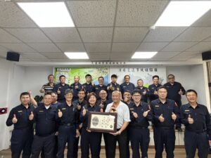 從警38載光榮榮退 新城警歡送資深所長陳金水 19 二 3