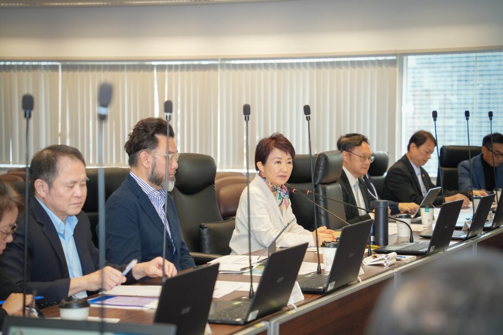 盧秀燕將出訪美國 中市府先邀產業座談聆聽心聲 24 中市府邀產業代表座談