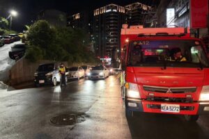 路邊機車滲油飄異味 警消迅速排除確認安全無虞 25 MEITU 20260307 181506183