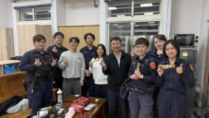 婦女節暖心祝福 花警分局長致贈巧克力慰勉女警 27 1772956039835