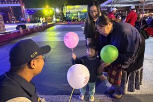 燈會閉幕花警執行燈謎宣導 交安與反詐知識深入民心 15 MEITU 20260309 103405026
