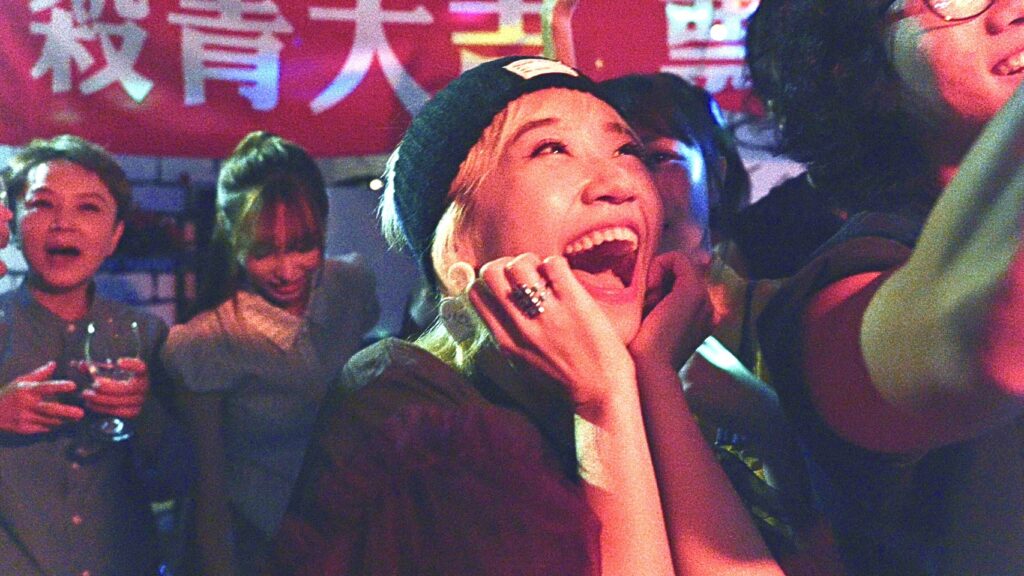 笑看荒謬人生!林煜為導演喜劇新作《這個世界有病》4/3 登陸南港喜樂 5 S 24018986 0