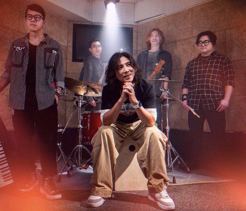 浮花樂隊成軍四年終合體首發專輯!郭蘅祈領軍 主打歌〈獨一無二的美麗〉為跨性別者發聲 32 %E4%B8%8B%E5%8D%883.21 2026 3 13%E7%9A%84%E5%BD%B1%E5%83%8F 2