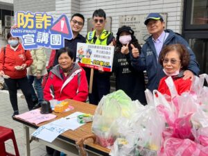 挽袖捐血傳愛心 警方宣導防詐騙 20 MEITU 20260313 172818538