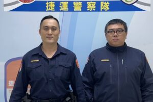 賞燈人潮中小小身影獨自徘徊 捷警熱忱幫助失散女童與家屬團圓 31 MEITU 20260314 143610867