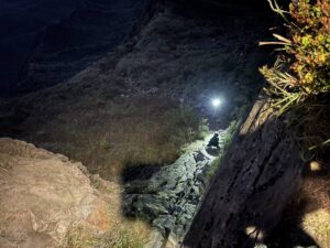 外籍登山客受傷困劍龍稜 瑞芳警消聯手救援護送下山送醫 16 1773546026443