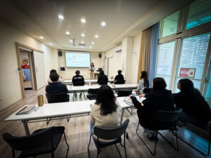 點亮防護之光 花警前往希望學園宣導婦幼安全與反詐騙 29 %E4%BA%8C 42