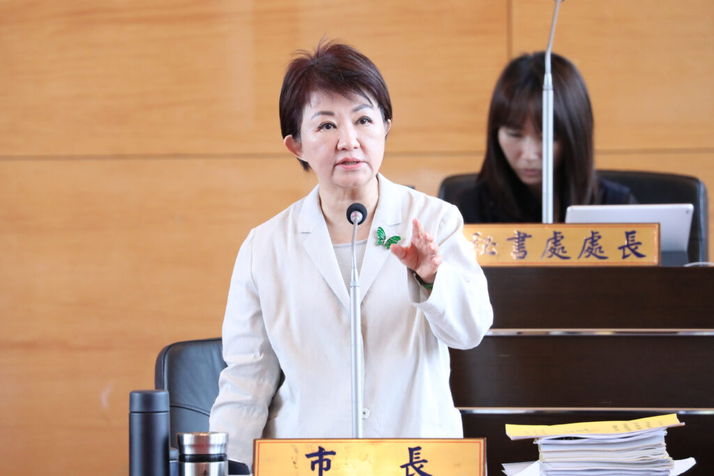 林德宇質詢訪美「命題」說 盧秀燕:議員替美國下指導棋 14 訪美爭取無人機商機 盧市長 建立台中第十個工業產業鏈 無人機產業