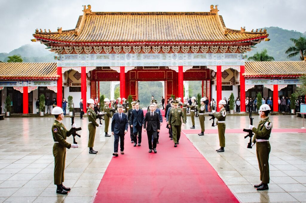 北市舉行115年春祭忠烈陣亡將士典禮 張溫德副市長視察軍墓設施革新成果 26 5dca9a0c e415 4bf7 aab4 937417162cb8