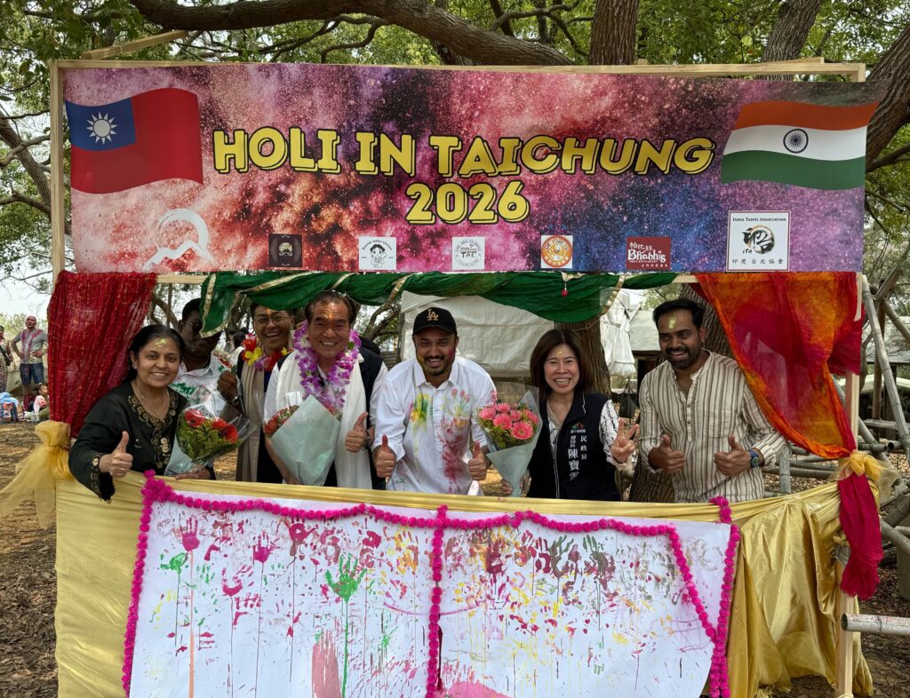 嗨翻白陽山 台中Holi色彩節登場 22 holi in taichung 2026以抹彩傳遞祝福與愛 搭起台中與印度交流的友誼橋梁 0